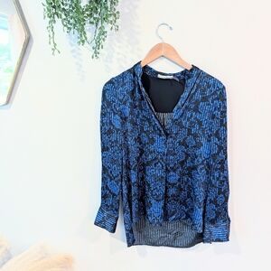 Alice + Olivia Blue and Black Floral Blouse Size Small